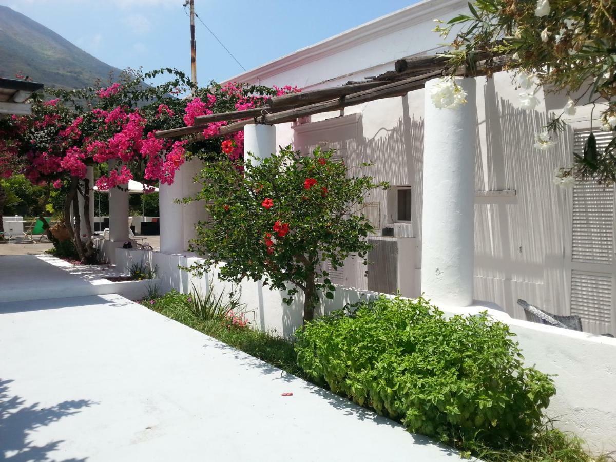 Casa Carlotta Bed & Breakfast Стромболи Екстериор снимка