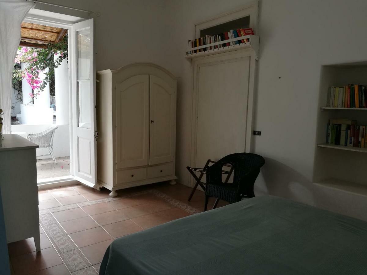 Casa Carlotta Bed & Breakfast Стромболи Екстериор снимка
