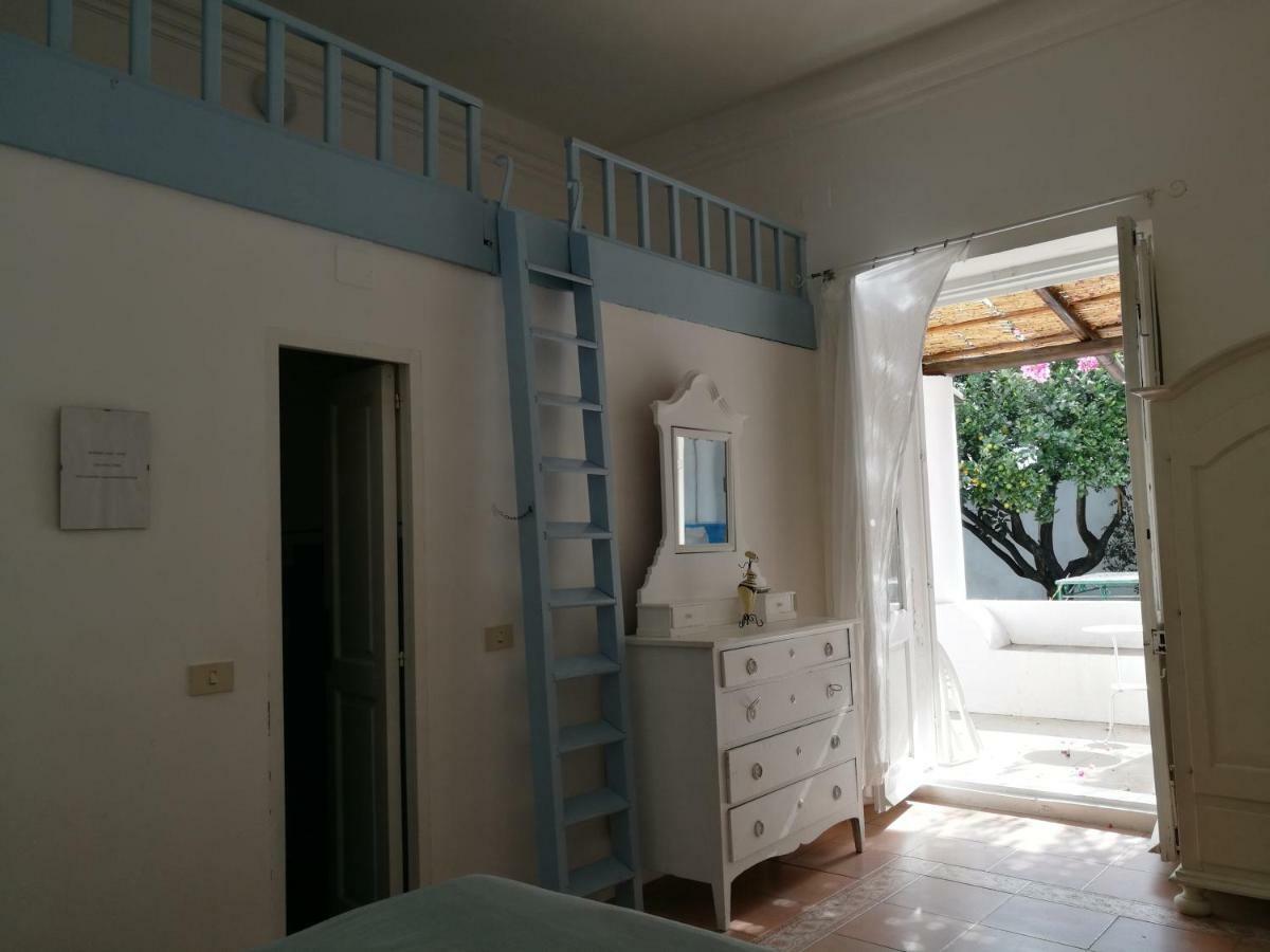 Casa Carlotta Bed & Breakfast Стромболи Екстериор снимка